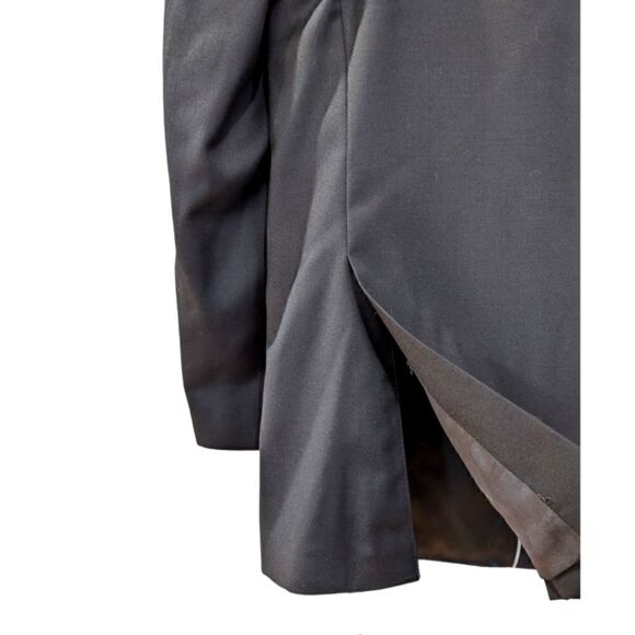 LIKE NEW Michael Kors 100% Wool Men's Solid Black Two Button Blazer Size 44R - Picture 6 of 8